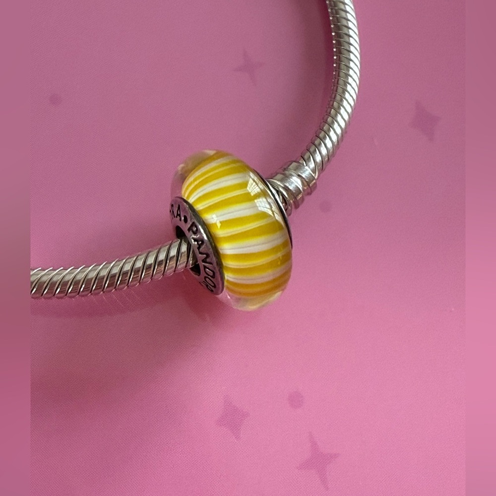 Pandora Yellow 🍭 stripe murano retired.